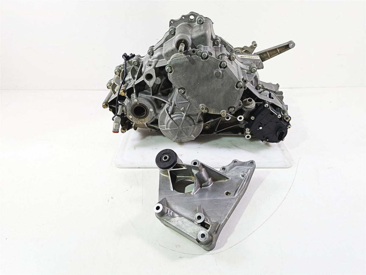 2018 Can Am Maverick X3 XRC Turbo R Transmission 1K & Front Mount 420686504 {{ shop.shopifyCountryName }} - Mototech271