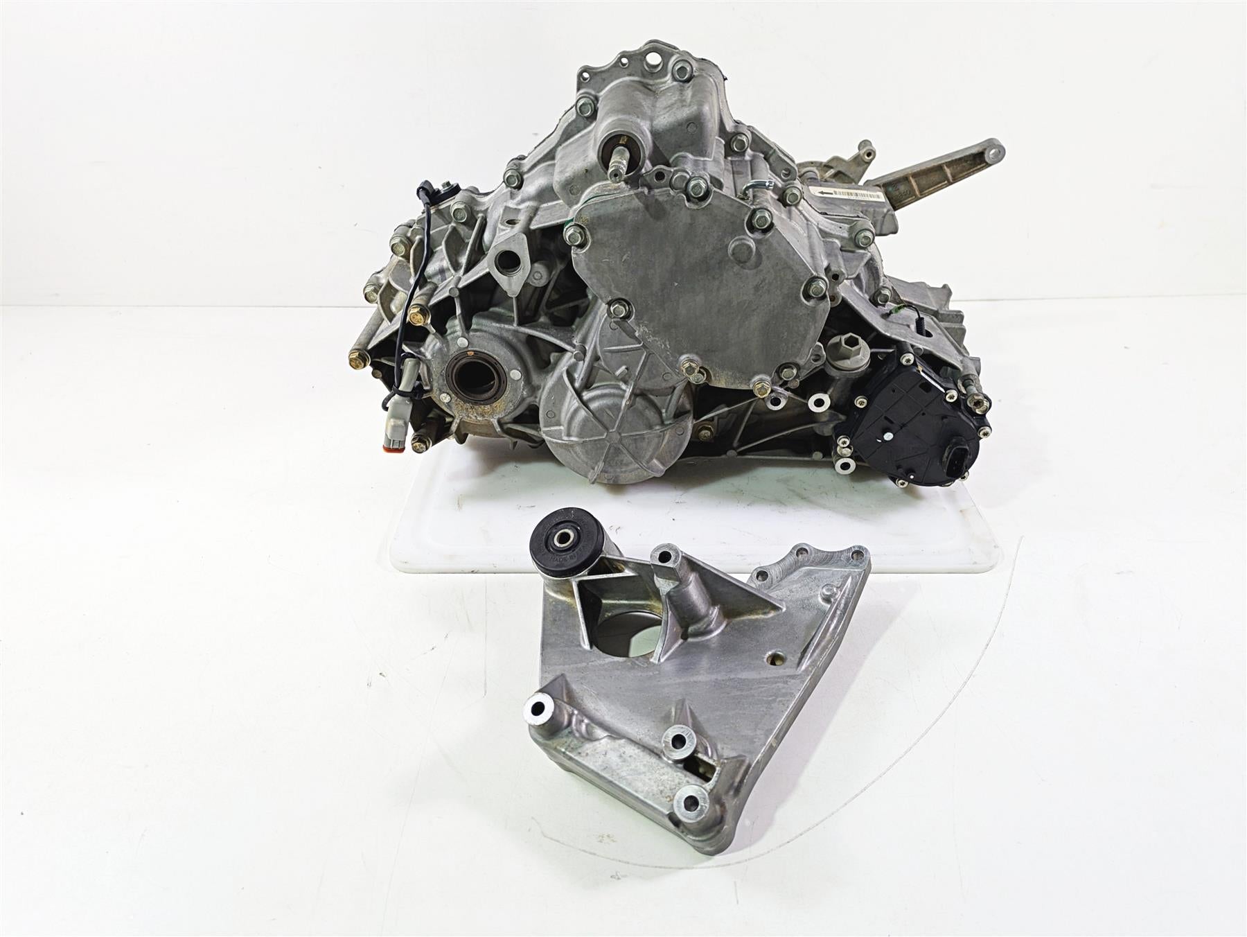 2018 Can Am Maverick X3 XRC Turbo R Transmission 1K & Front Mount 420686504 {{ shop.shopifyCountryName }} - Mototech271