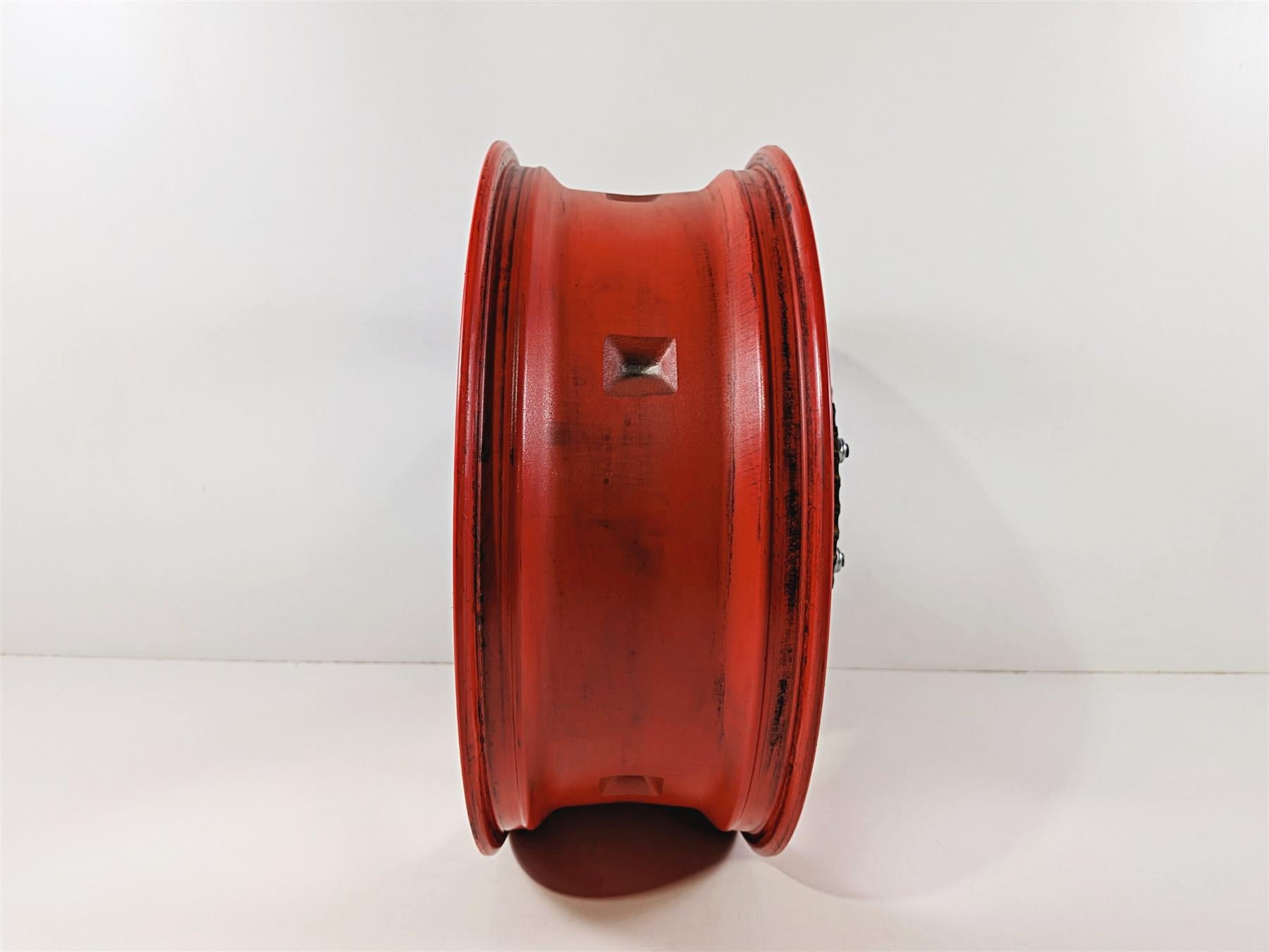 2016 Aprilia RSV 1100 Tuono V4 Factory Rear Red 17x6 Wheel Rim 2B002118 {{ shop.shopifyCountryName }} - Mototech271