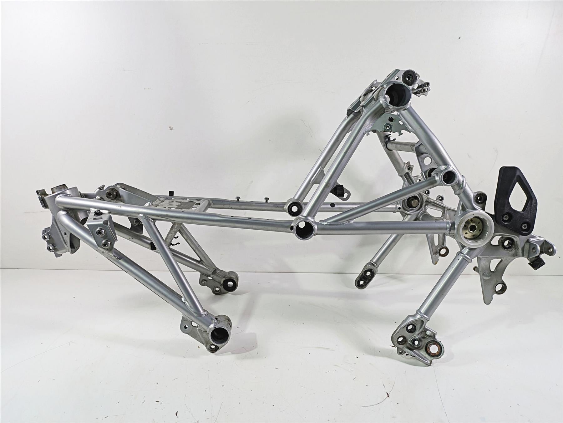 2018 BMW R1200GS GSW K50 Straight Main Frame Chassis With South Carolina Salvage Title - 46519444971 {{ shop.shopifyCountryName }} - Mototech271