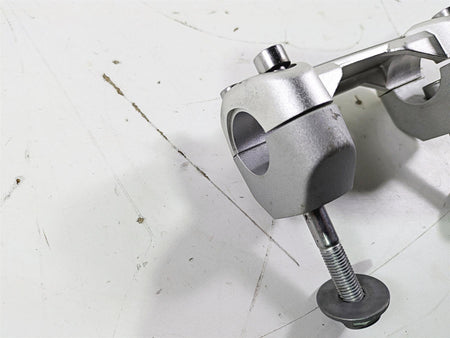 2019 Triumph Speed Triple RS 1050 Handlebar Holder Riser Set T2042064 T2041599 {{ shop.shopifyCountryName }} - Mototech271
