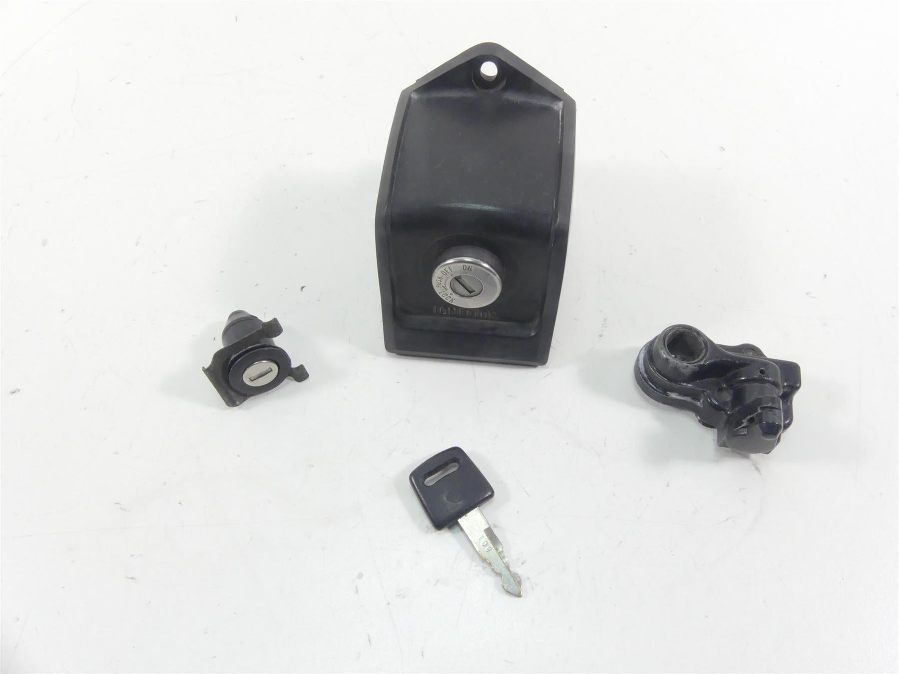 1977 Honda CB750 A Four Hondamatic Ignition Switch Key Lock Set 35010-393-772 {{ shop.shopifyCountryName }} - Mototech271