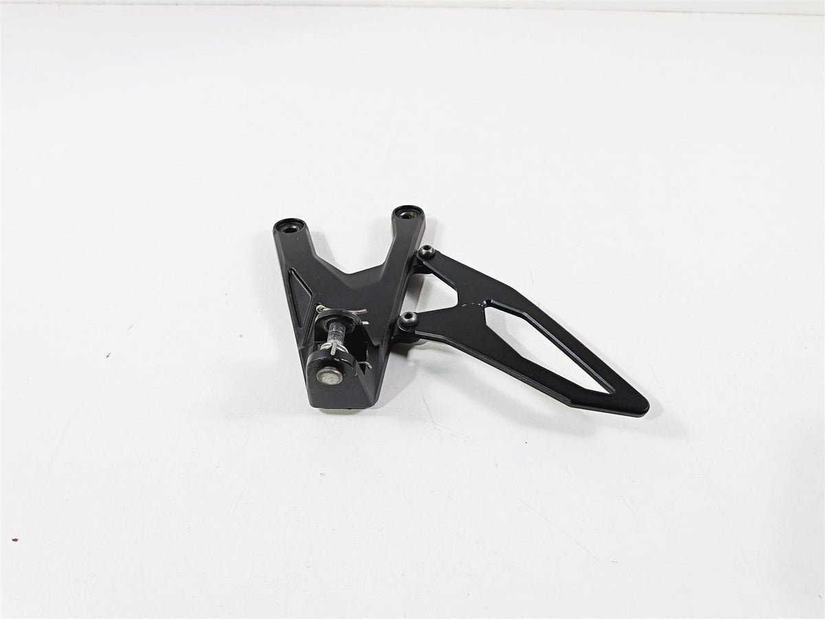 2016 Yamaha YZF R1 RN32 Front Left Foot Peg Mount 2CR-27442-00-00 {{ shop.shopifyCountryName }} - Mototech271