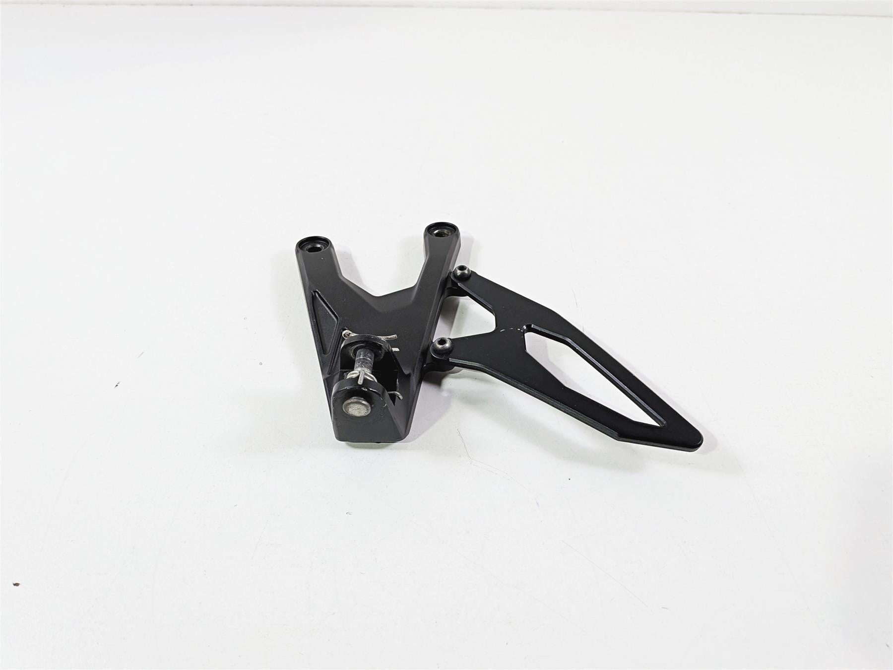 2016 Yamaha YZF R1 RN32 Front Left Foot Peg Mount 2CR-27442-00-00 {{ shop.shopifyCountryName }} - Mototech271