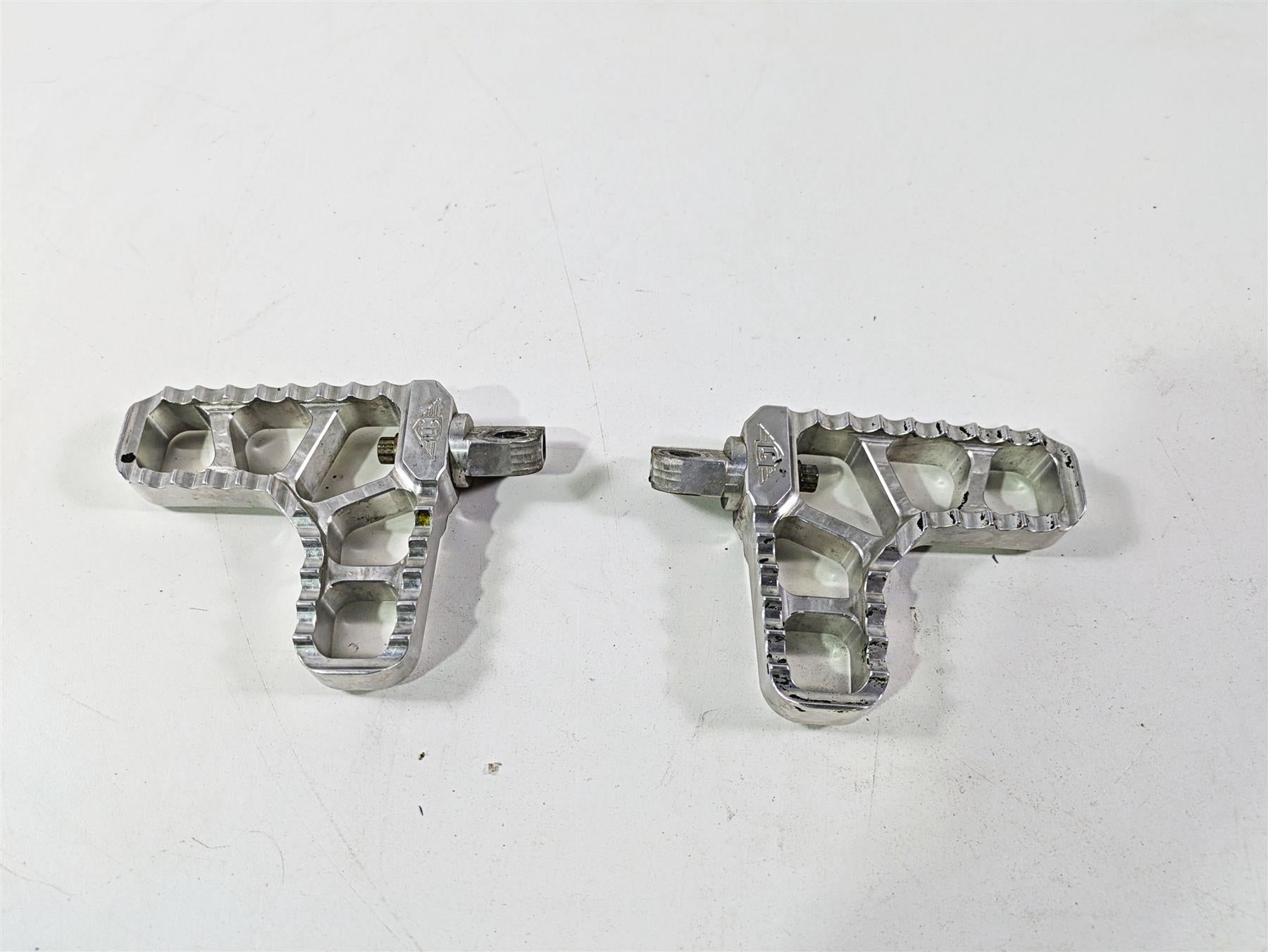 2014 Harley FXDL Dyna Low Rider Joker Machine Serrated Heel Footpegs 08-62-1 | Mototech271