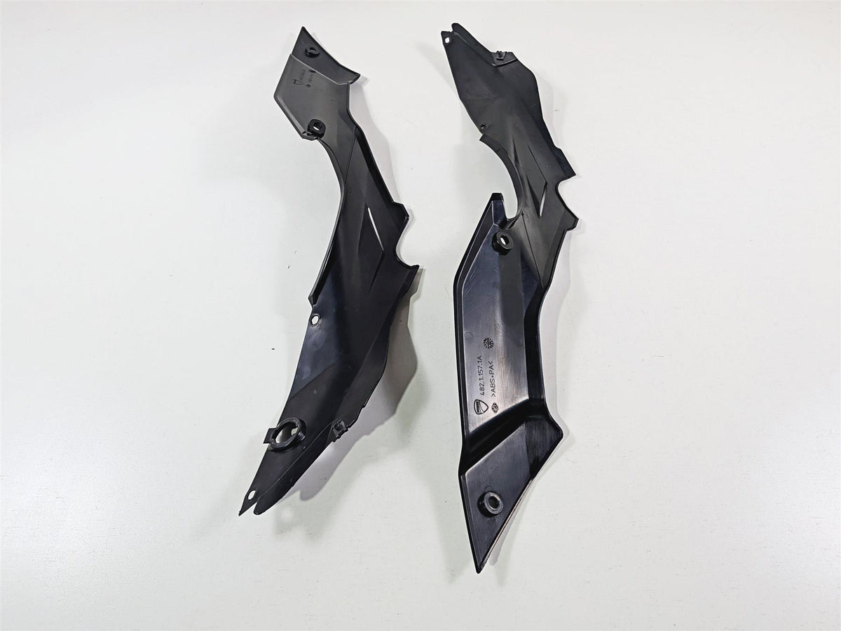 2011 Ducati Streetfighter 1098 S Under Seat Side Cover Set 48211562A 48211572A {{ shop.shopifyCountryName }} - Mototech271