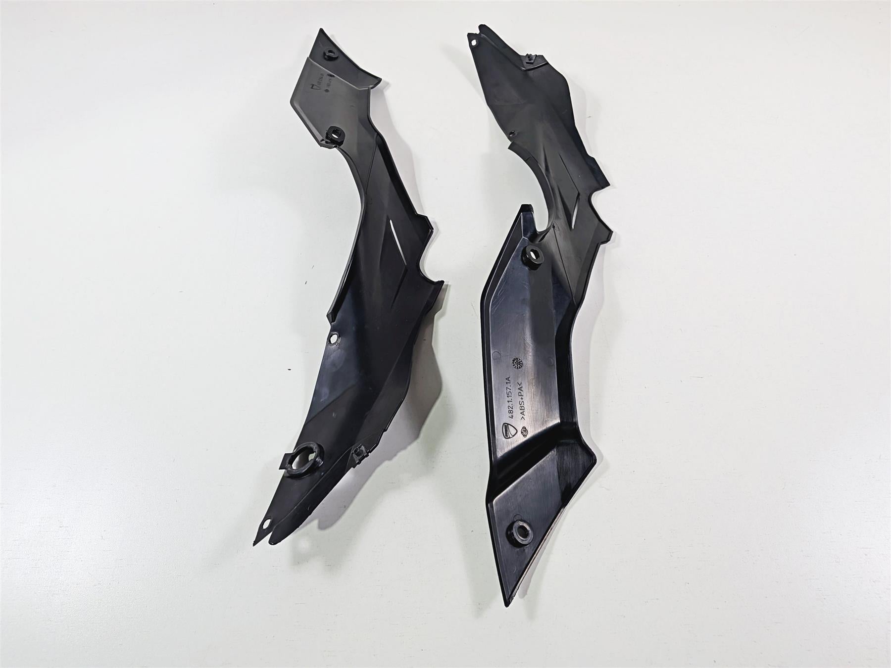 2011 Ducati Streetfighter 1098 S Under Seat Side Cover Set 48211562A 48211572A {{ shop.shopifyCountryName }} - Mototech271