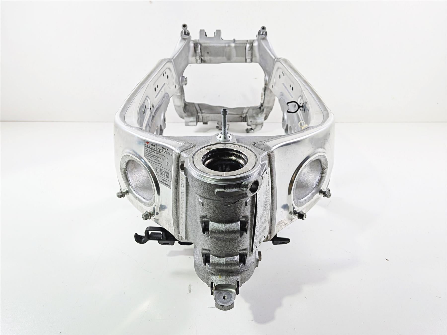 2018 Aprilia RSV4 RR Straight Main Frame Chassis With California Salvage Title 8954604 {{ shop.shopifyCountryName }} - Mototech271