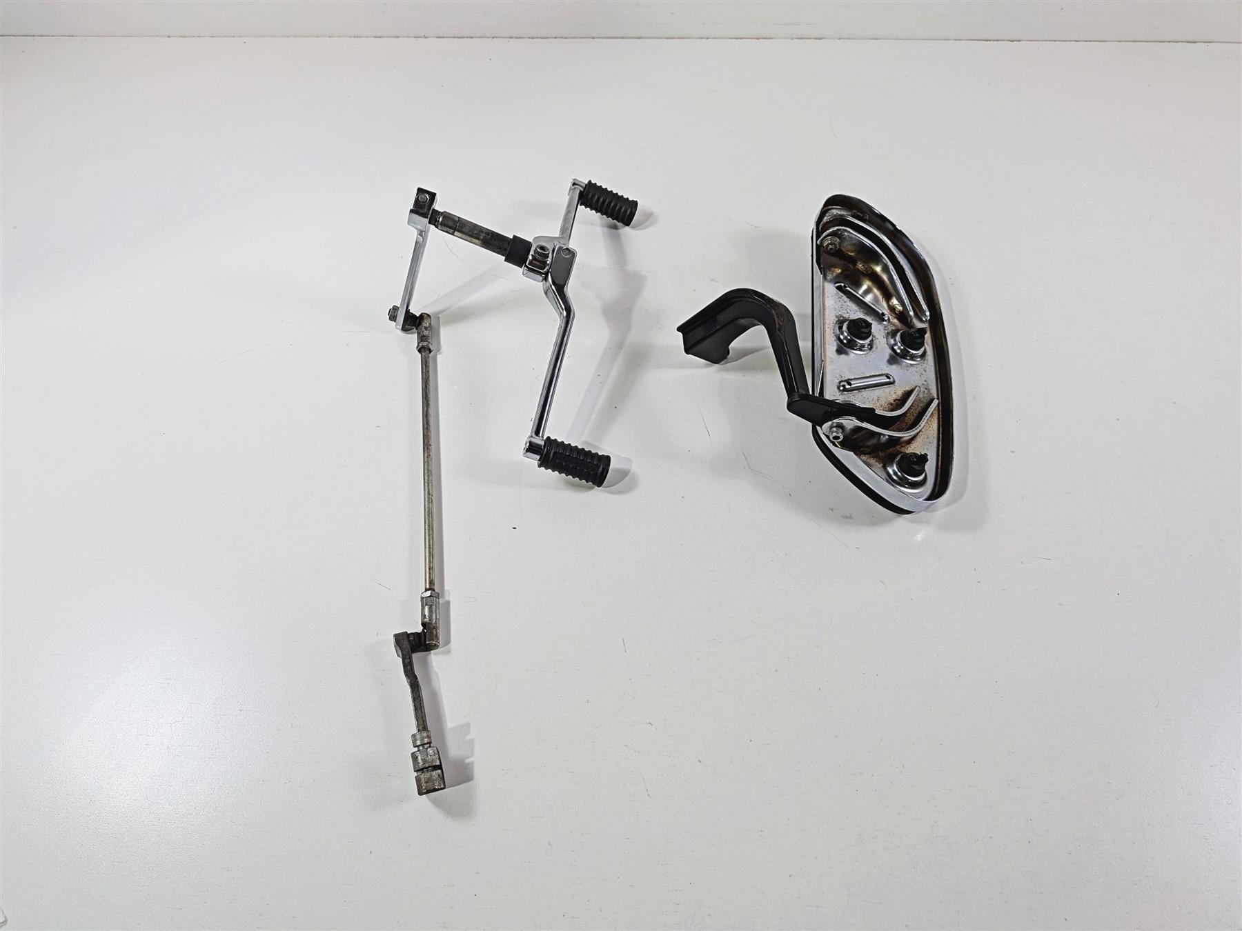 2016 Harley Touring FLHX Street Glide Left Floor Board & Shifter -Read 50622-09A {{ shop.shopifyCountryName }} - Mototech271