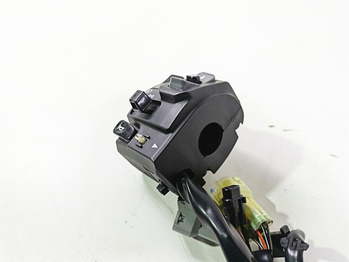 2021 Kawasaki Z900 ZR900 Left Hand Control Switch - Read 46091-0492 {{ shop.shopifyCountryName }} - Mototech271
