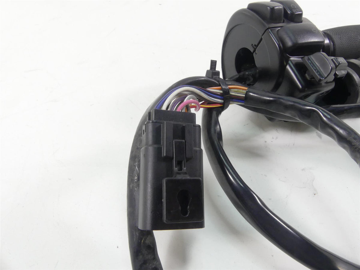 2013 Harley Touring FLTRX Road Glide Right Hand Cruise Control Switch 71684-06A {{ shop.shopifyCountryName }} - Mototech271