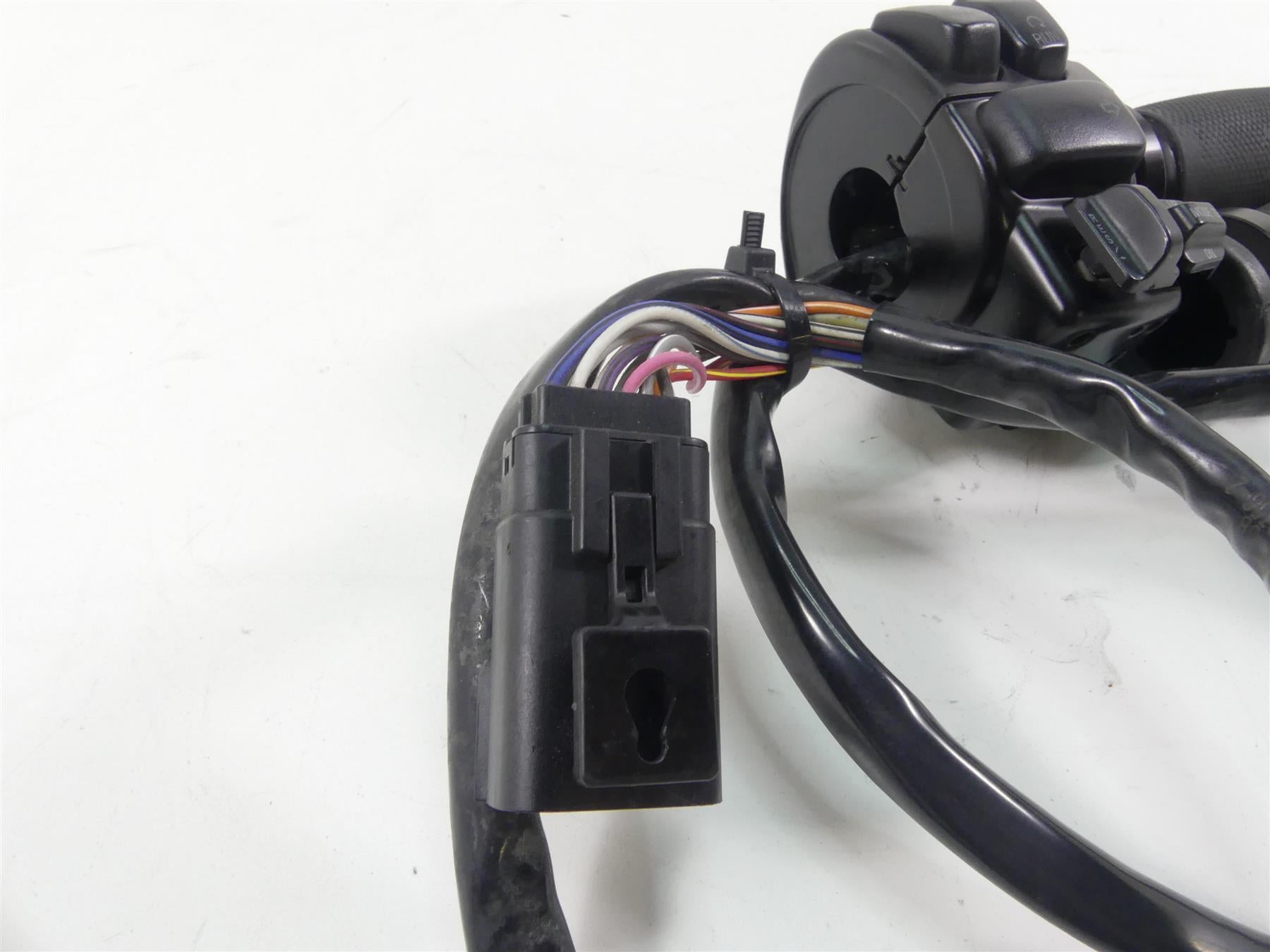 2013 Harley Touring FLTRX Road Glide Right Hand Cruise Control Switch 71684-06A {{ shop.shopifyCountryName }} - Mototech271