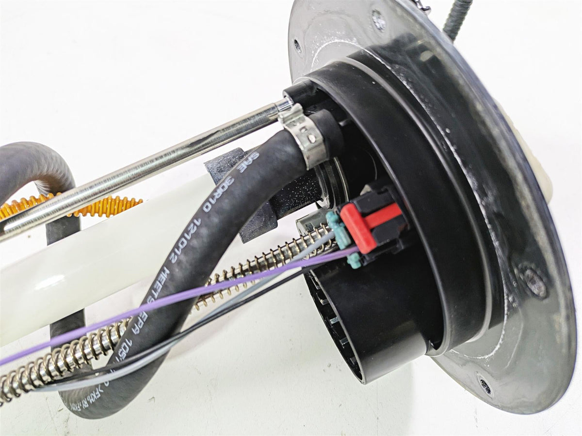 2013 Harley VRSCF Muscle Rod Fuel Gas Petrol Pump - Tested 75310-07 {{ shop.shopifyCountryName }} - Mototech271
