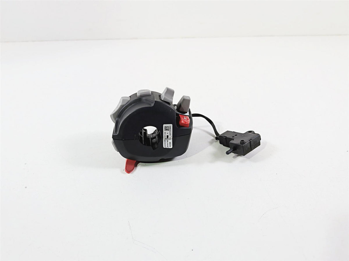 2022 Triumph Tiger 900 GT Pro Left Hand Light Cruise Control Switch T2044782 {{ shop.shopifyCountryName }} - Mototech271