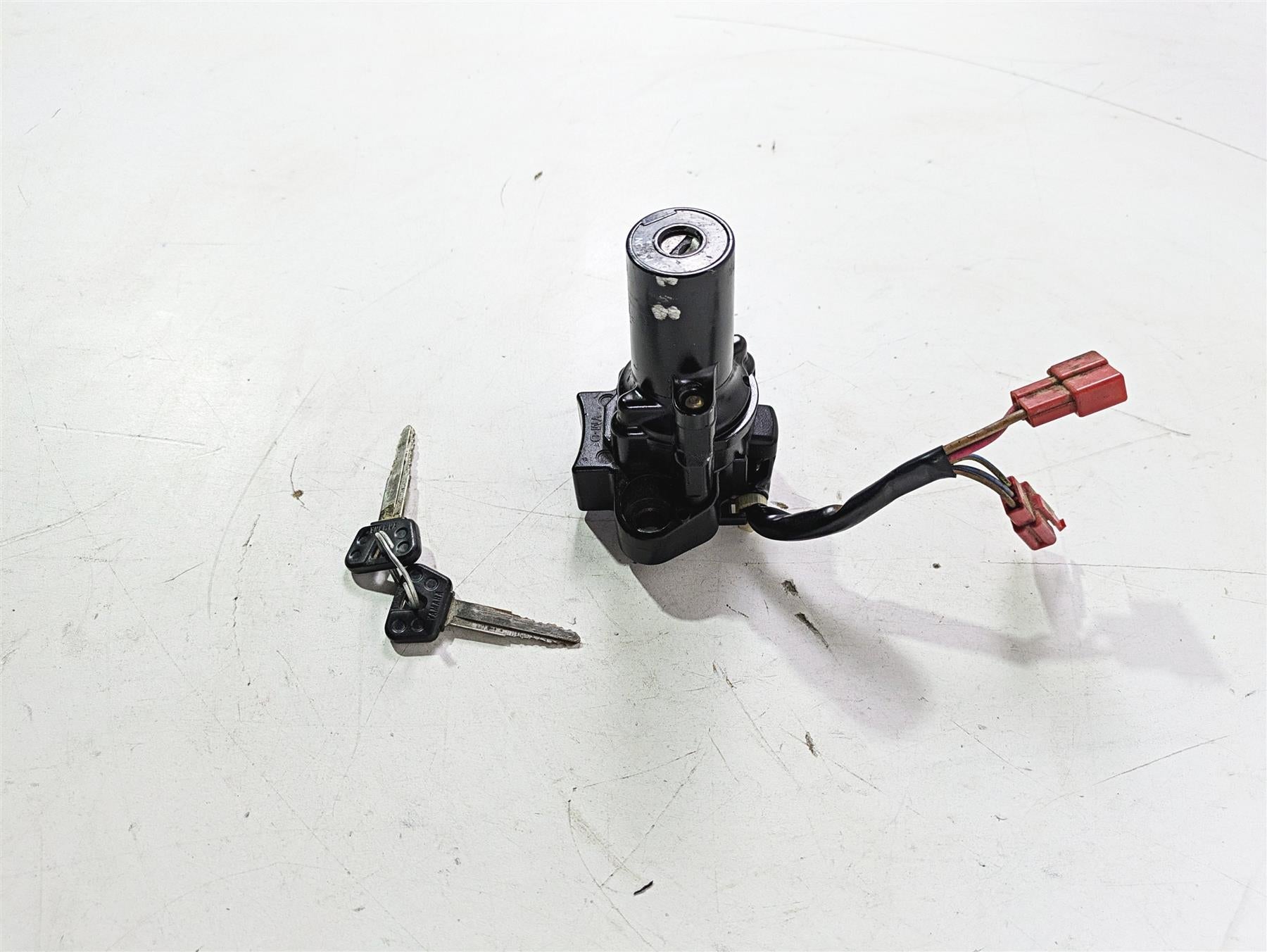 2004 Yamaha XVZ1300 Royal Star Ignition Switch Steering Lock Set 4XY-82501-01-00 {{ shop.shopifyCountryName }} - Mototech271