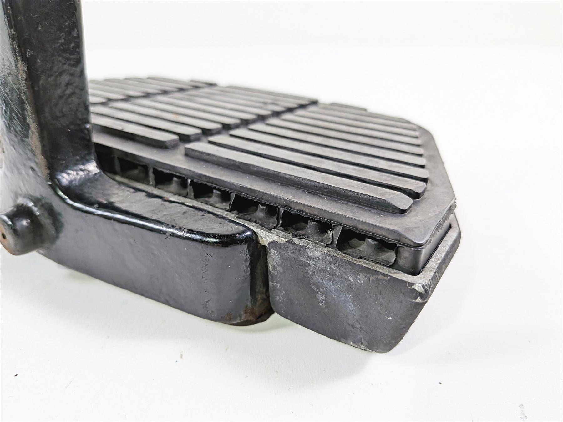 1993 Harley Touring FLHTCU Electra Glide Rear Passenger Floor Board Set 52719-93 {{ shop.shopifyCountryName }} - Mototech271