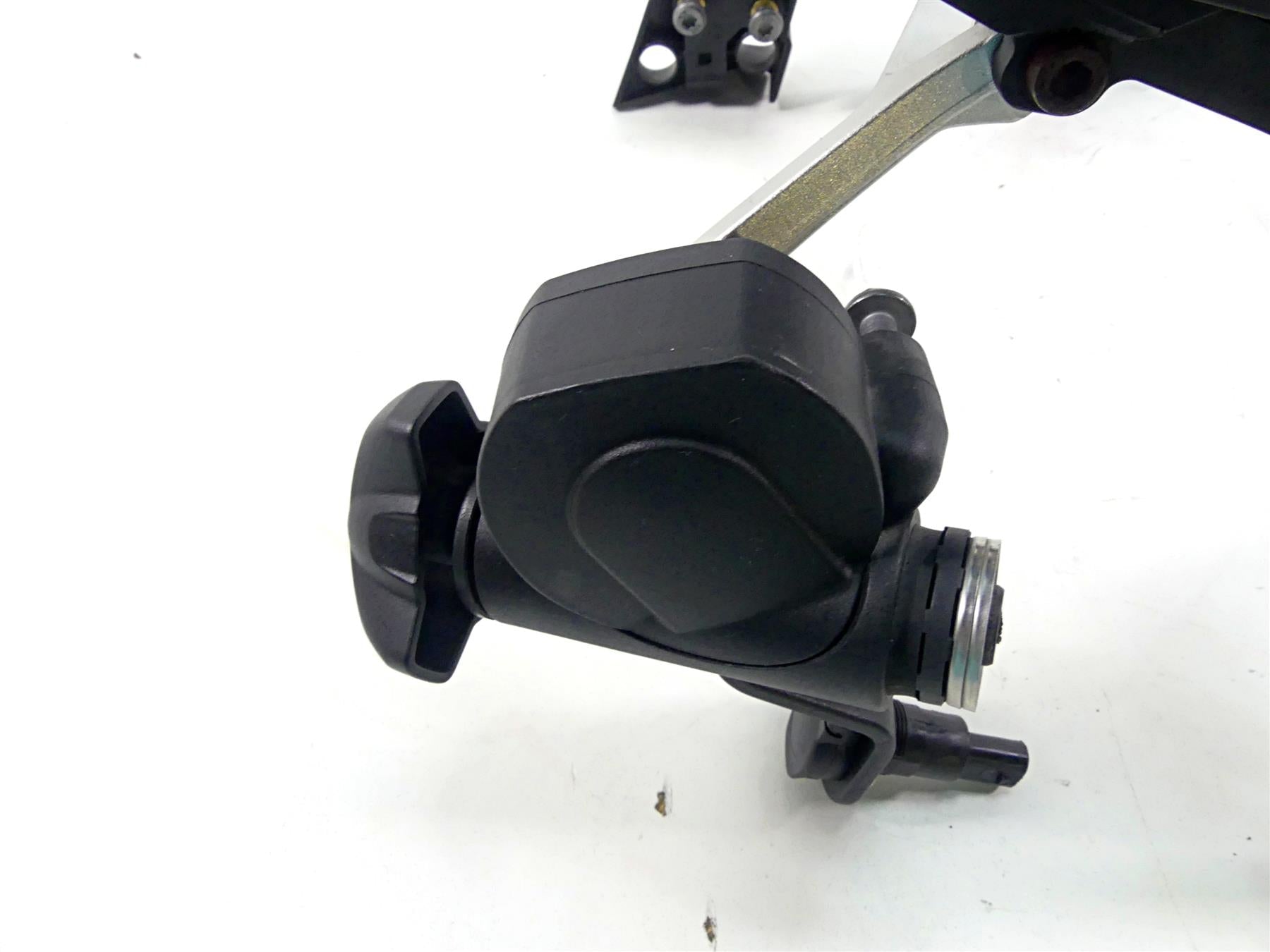 2014 BMW R1200GS K50 Front Windshield Screen Adjustment Set 46638536083 {{ shop.shopifyCountryName }} - Mototech271