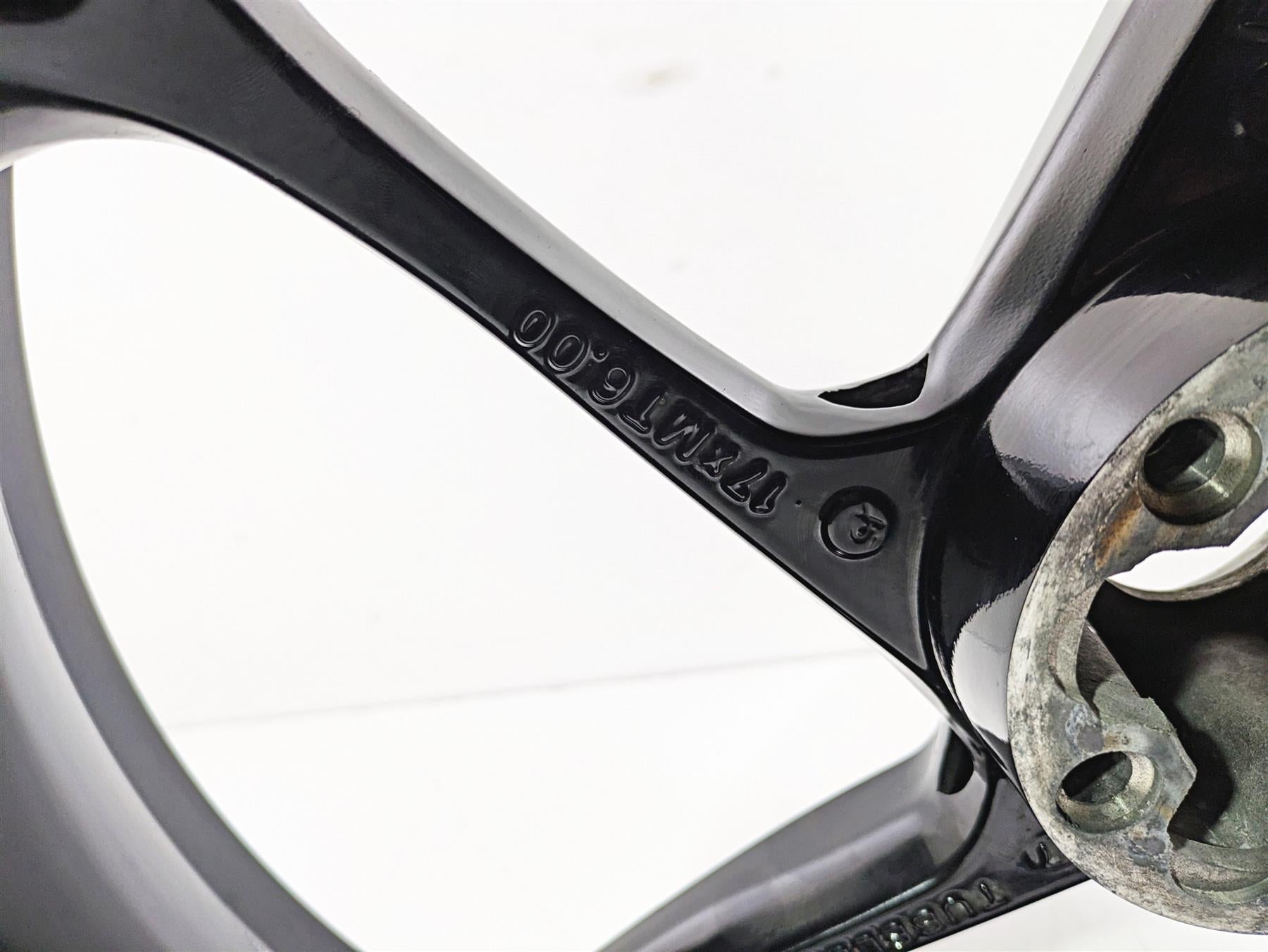 2019 Triumph Speed Triple RS 1050 Straight Rear Wheel Rim 17x6 T2010574 {{ shop.shopifyCountryName }} - Mototech271