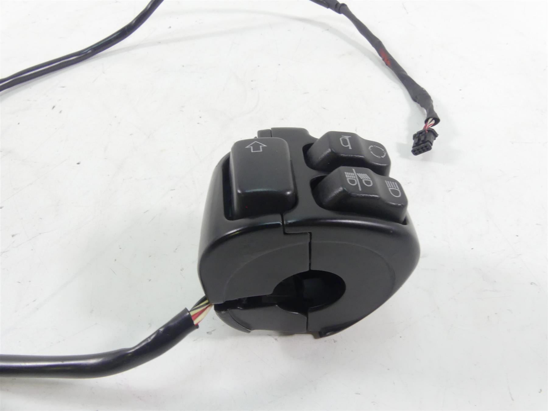 2016 Harley FLS Softail Slim Left Hand Turn Signal Light Control Switch 71500292 {{ shop.shopifyCountryName }} - Mototech271