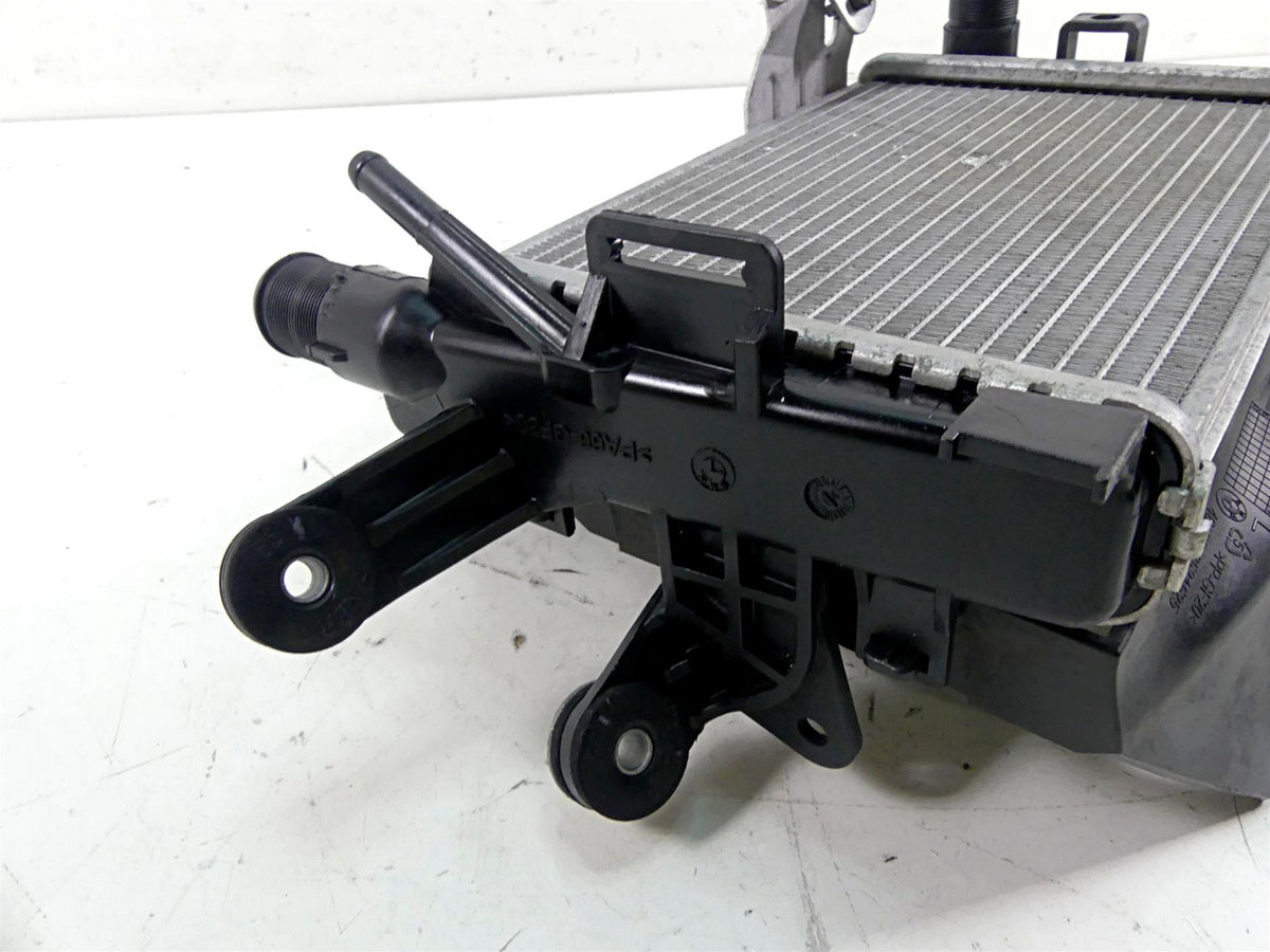 2015 BMW R1200GS GSW K50 Left Radiator + Cover 17118546408 {{ shop.shopifyCountryName }} - Mototech271