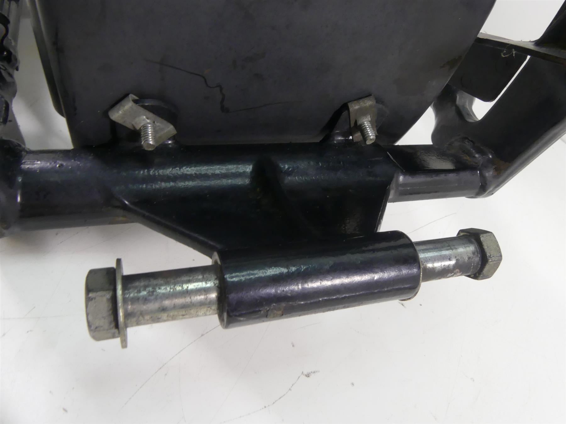 2004 Harley Softail FLSTFI Fat Boy Rear Swingarm Swing Arm + 3/4" Axle 47573-00A {{ shop.shopifyCountryName }} - Mototech271