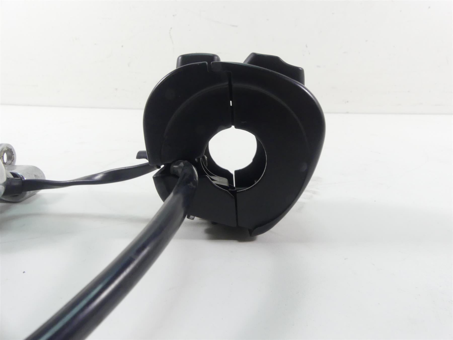 2013 Harley FXDWG Dyna Wide Glide Left Hand Control Switch & Blinker 71500067 {{ shop.shopifyCountryName }} - Mototech271