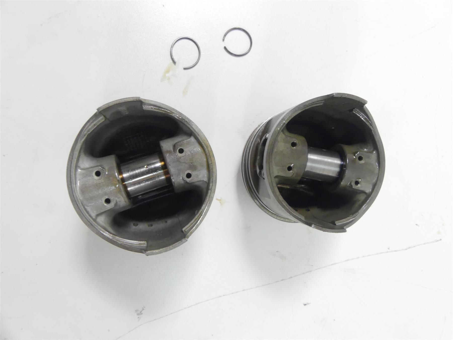 1978 Yamaha XS650 SE Special Cylinder Jugs & Piston Set 306-11310-01-00 {{ shop.shopifyCountryName }} - Mototech271