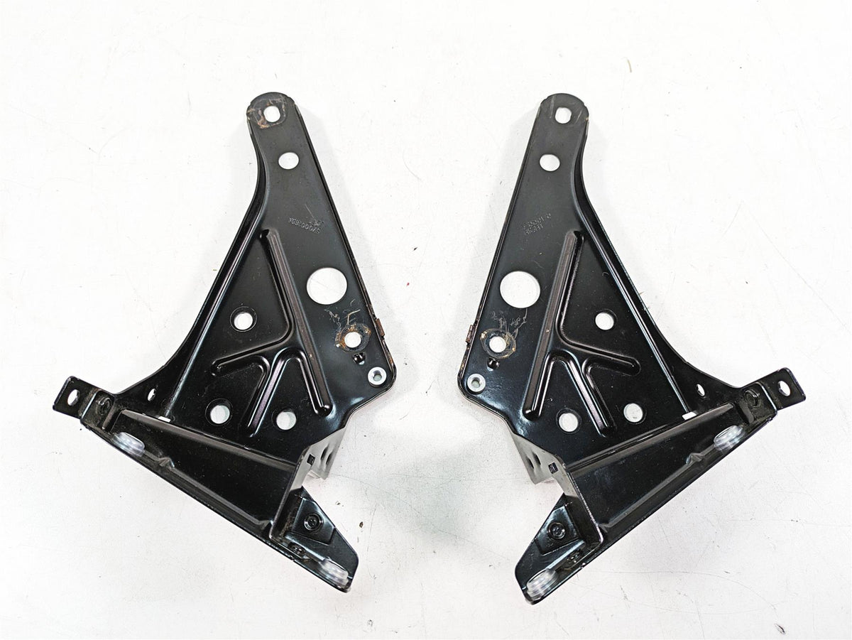 2020 Harley Touring FLHX Street Glide Front Fairing Mounting Brackets 57000170 {{ shop.shopifyCountryName }} - Mototech271