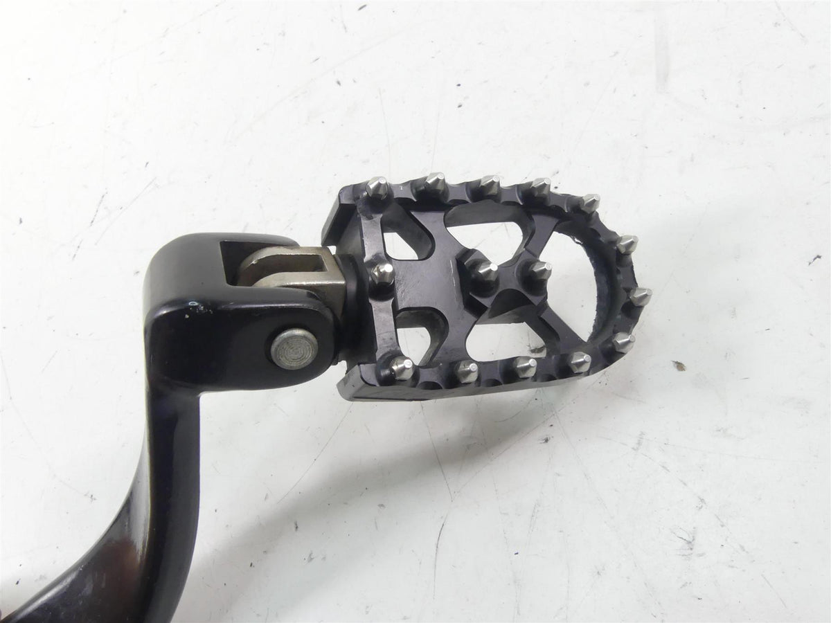 2019 Harley Softail FXBB Street Bob Shifter Shift Lever & Mid Footpeg 33600234 {{ shop.shopifyCountryName }} - Mototech271