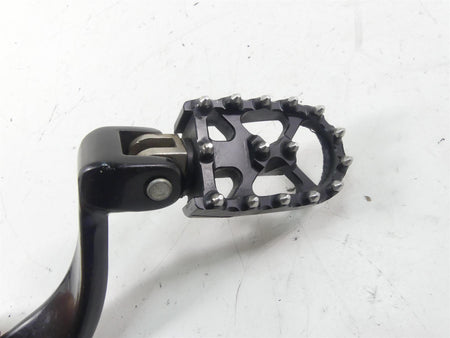 2019 Harley Softail FXBB Street Bob Shifter Shift Lever & Mid Footpeg 33600234 {{ shop.shopifyCountryName }} - Mototech271