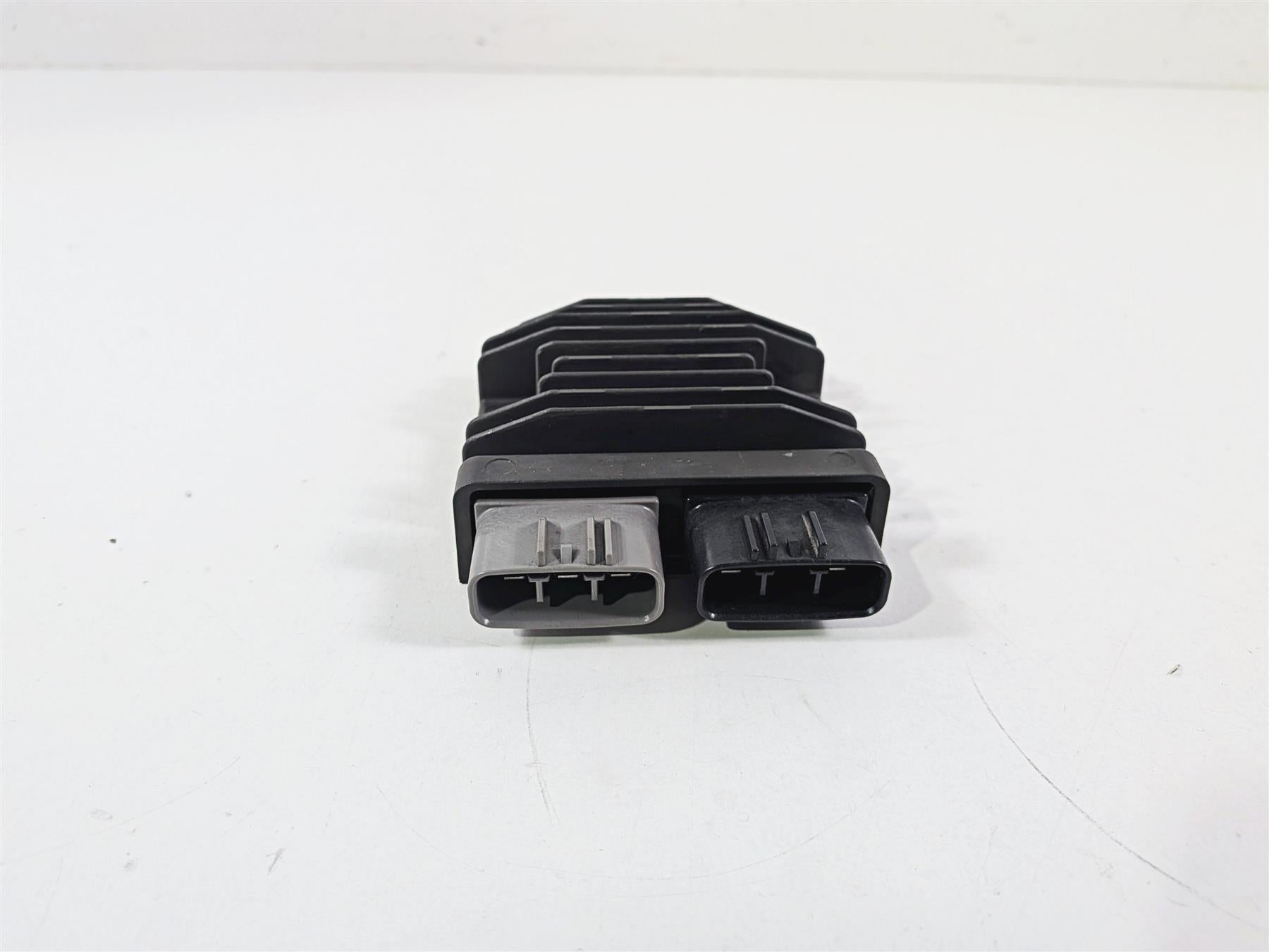 2023 Yamaha MT10 MTN1000 Rectifier Voltage Regulator 1D7-81960-10-00 FH027AA {{ shop.shopifyCountryName }} - Mototech271