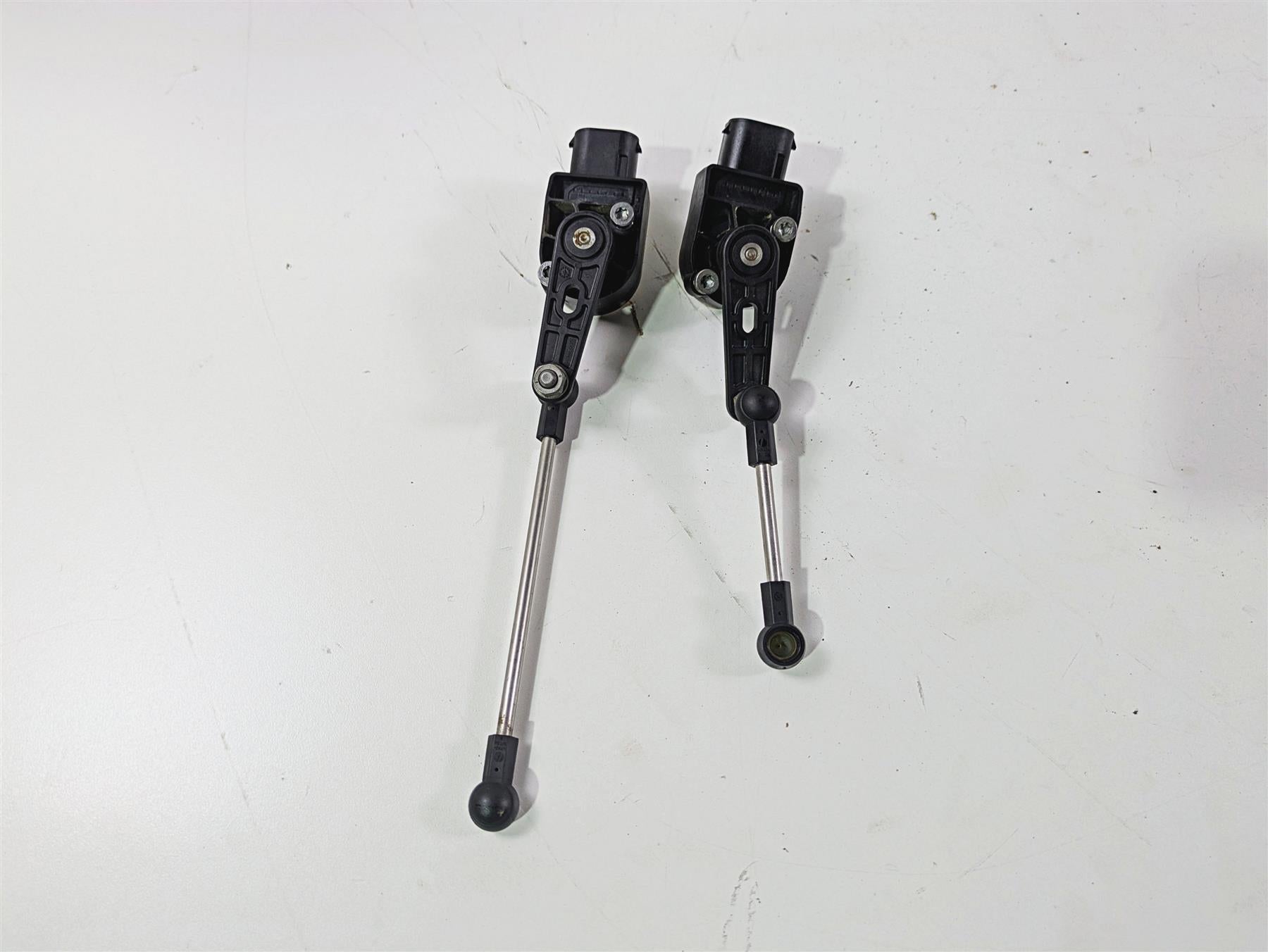 2015 BMW R1200 GS Adv K51 Front & Rear Leveling Sensor 37146860843 & 37146870000 {{ shop.shopifyCountryName }} - Mototech271