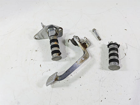 2002 Honda VT1100 Shadow Sabre Right Foot Pegs & Brake Pedal Set 50615-MCK-A00 {{ shop.shopifyCountryName }} - Mototech271