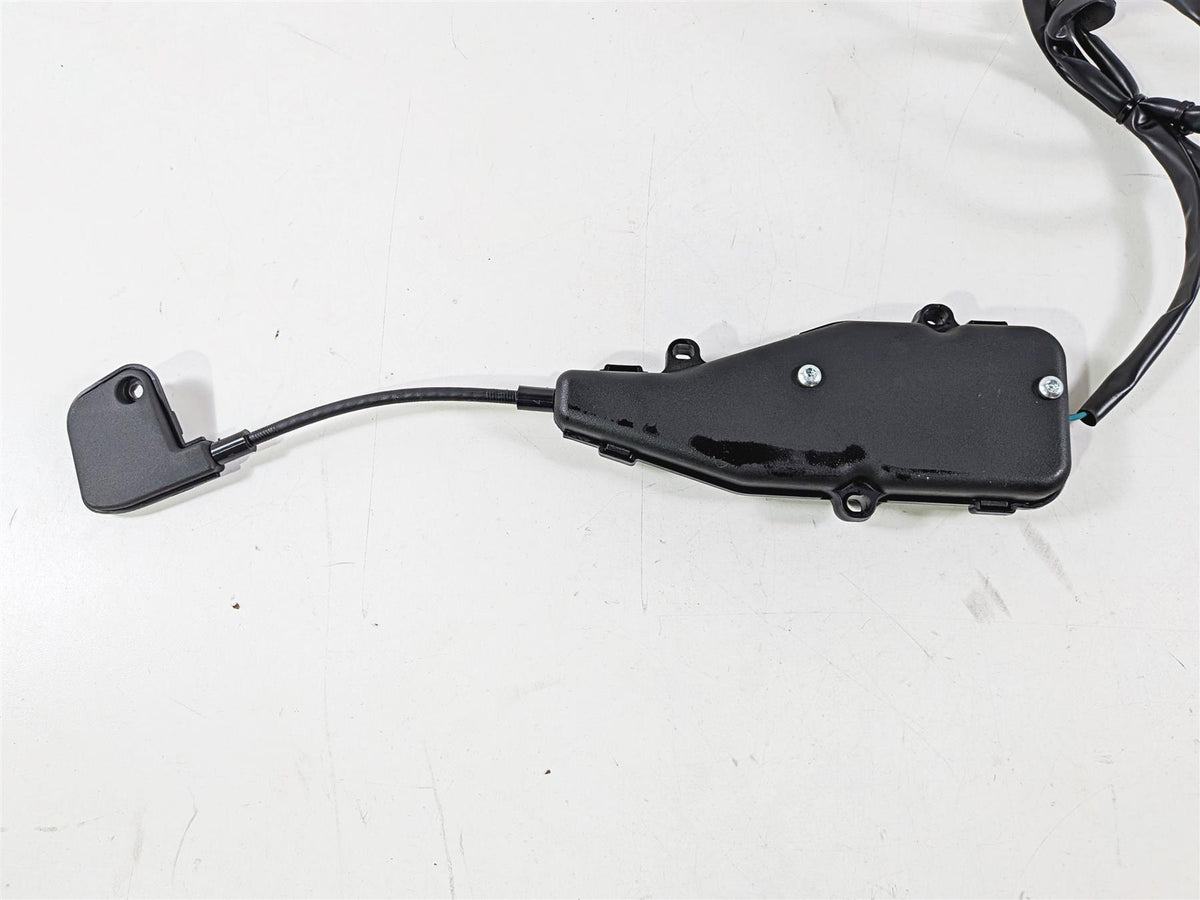 2015 Harley Touring FLTRUSE CVO Road Glide Left Saddlebag Lock Actuator 69201579-Mototech271