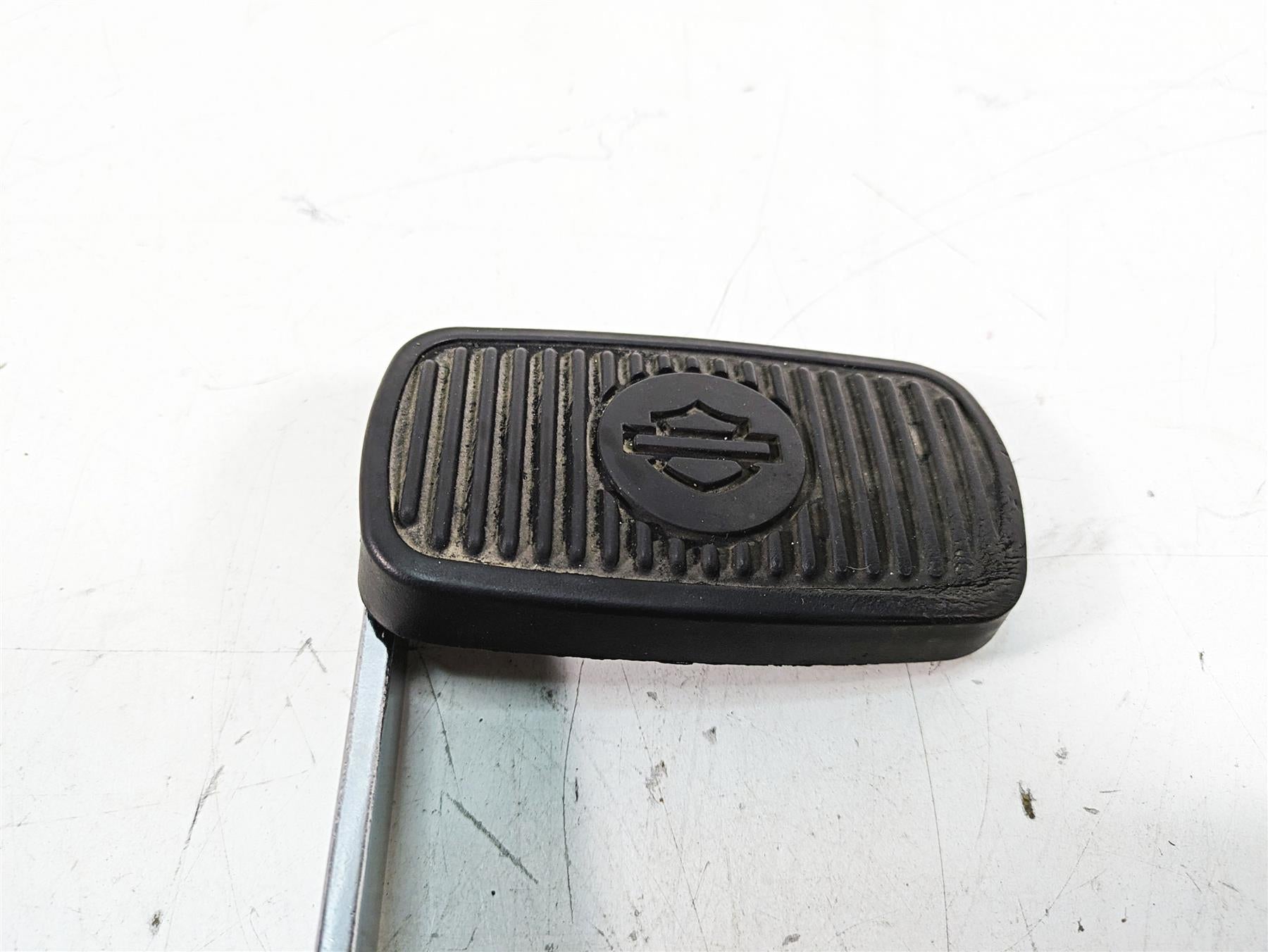 2008 Harley FLHTCU Electra Glide Right Floorboard Footpeg + Brake Lever 50518-83 {{ shop.shopifyCountryName }} - Mototech271