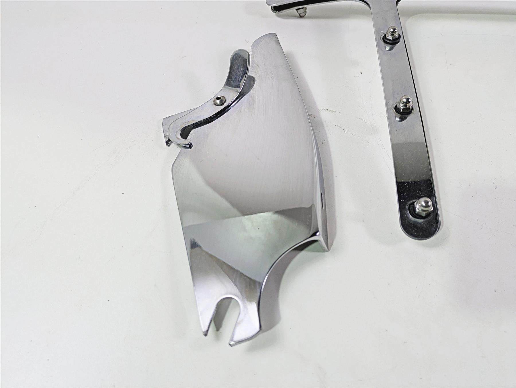 2016 Harley Touring FLHR Road King Windshield Mounting Hardware {{ shop.shopifyCountryName }} - Mototech271