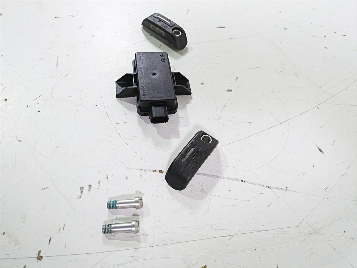 2016 BMW R1200GS GSW K50 Rdc Sensor & Tire Sensors 65758546222 65759832031 {{ shop.shopifyCountryName }} - Mototech271