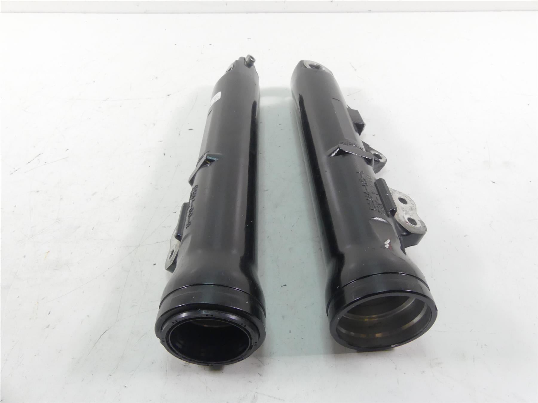 2019 Harley Softail FXBB Street Bob Showa Front Fork Lower Tubes Slider 45500488 {{ shop.shopifyCountryName }} - Mototech271