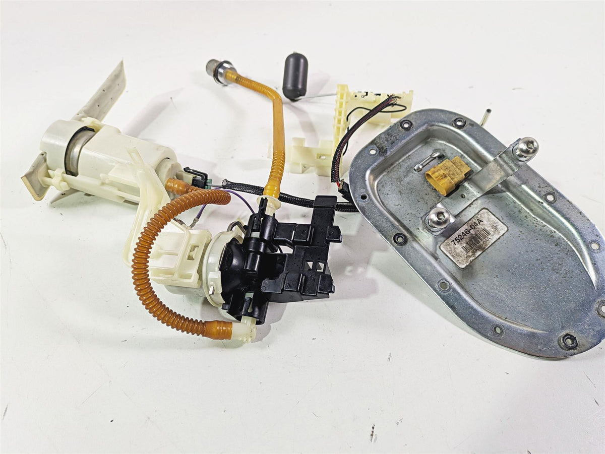 2016 Harley FXDWG Dyna Wide Glide Fuel Gas Petrol Pump 75246-04A {{ shop.shopifyCountryName }} - Mototech271