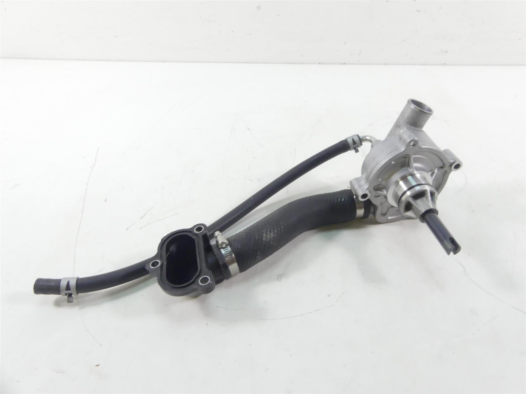 2020 Suzuki GSX1300 R Hayabusa Water Pump + Hoses Set 17400-24F10 {{ shop.shopifyCountryName }} - Mototech271