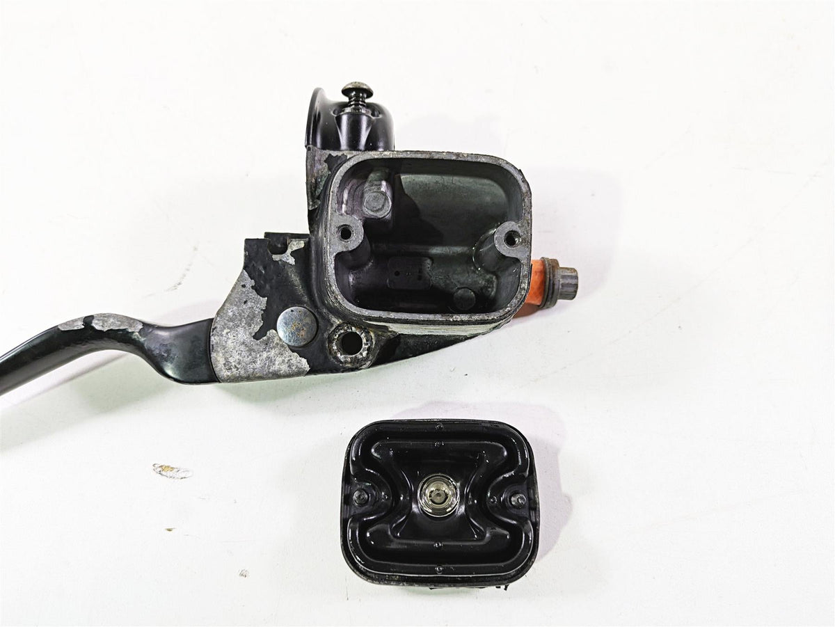 2008 Harley FLSTSB Cross Bones Front Master Cylinder 9/16" Bore 45019-08C {{ shop.shopifyCountryName }} - Mototech271
