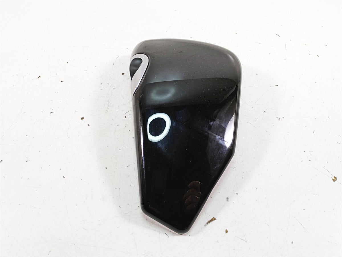 2019 Harley XL883N Sportster Iron Right Side Oil Tank Cover - Read 57200092BYM {{ shop.shopifyCountryName }} - Mototech271
