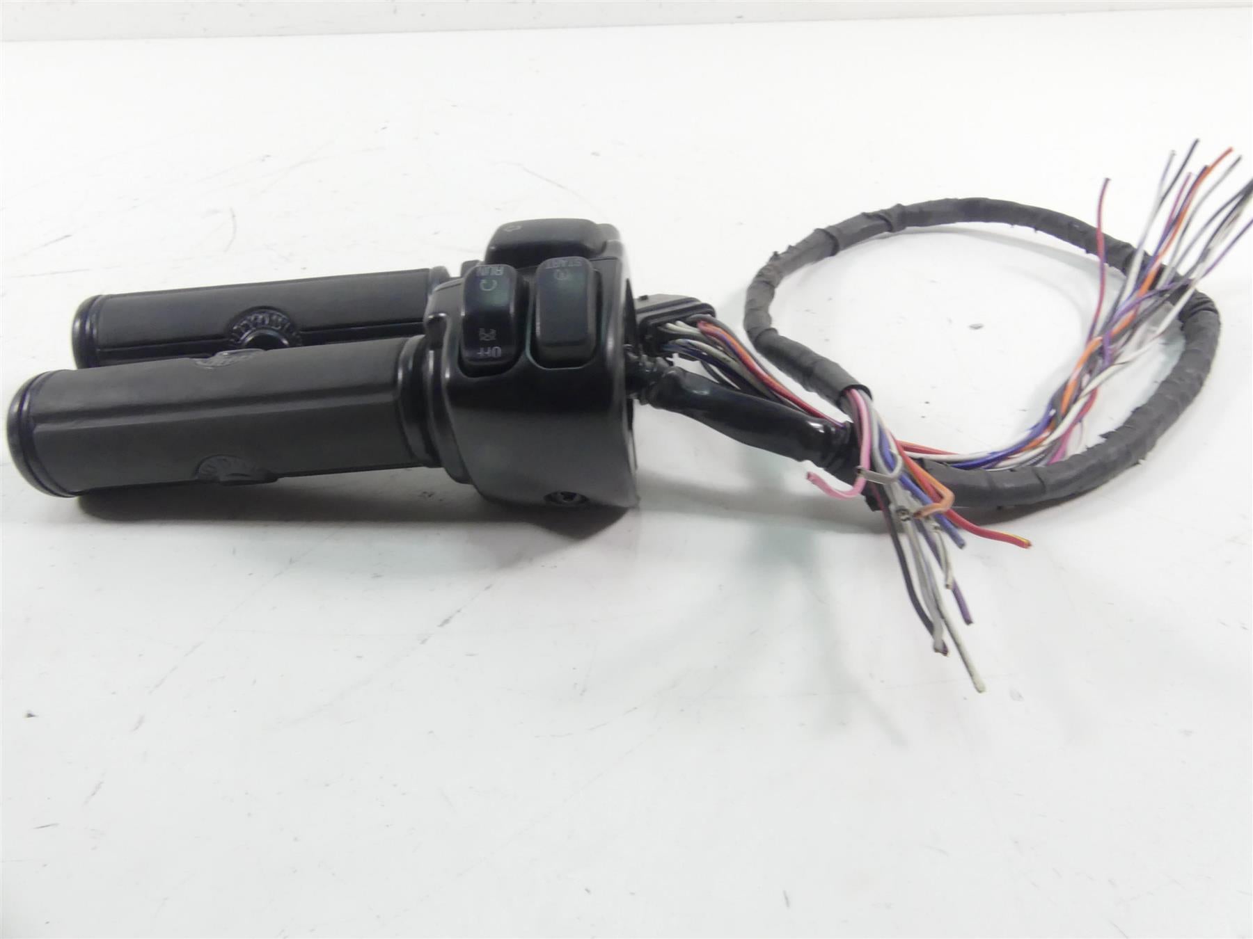 2012 Harley Touring FLHTK Electra Glide Right Hand Control Switch -Read 71684-06 {{ shop.shopifyCountryName }} - Mototech271