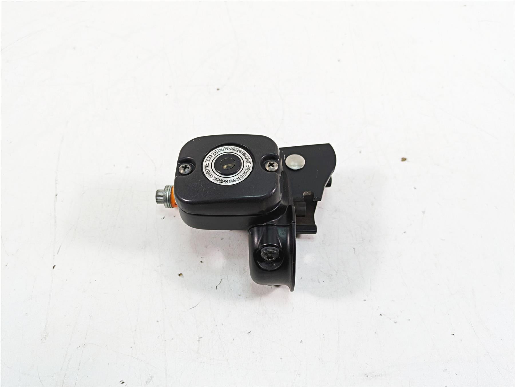 2015 Harley FXDL Dyna Low Rider Front Brake Master Cylinder 11/16" 45170-08F {{ shop.shopifyCountryName }} - Mototech271