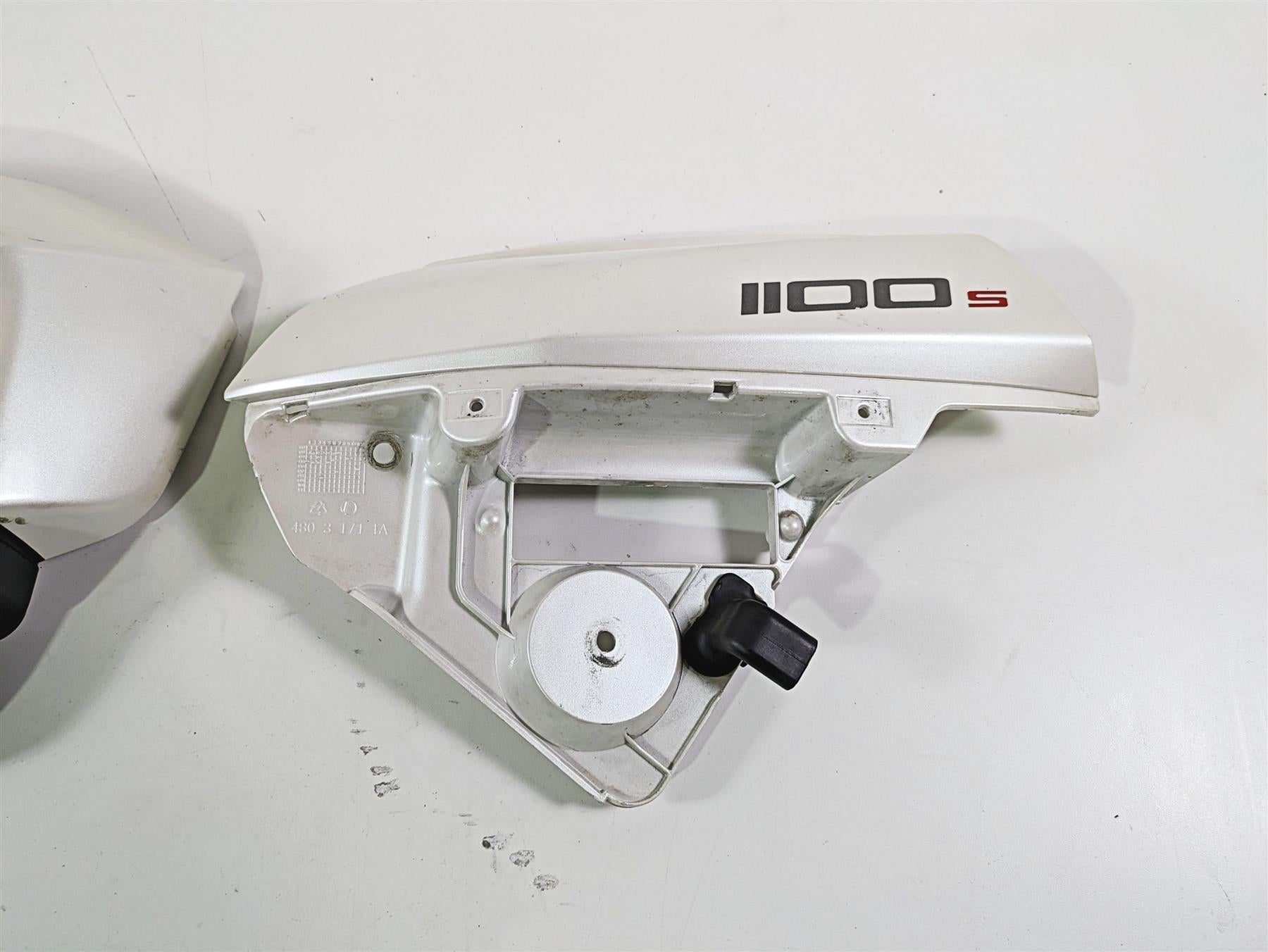 2009 Ducati Multistrada 1100 S Left Side Fairing & Storage 48031711A {{ shop.shopifyCountryName }} - Mototech271