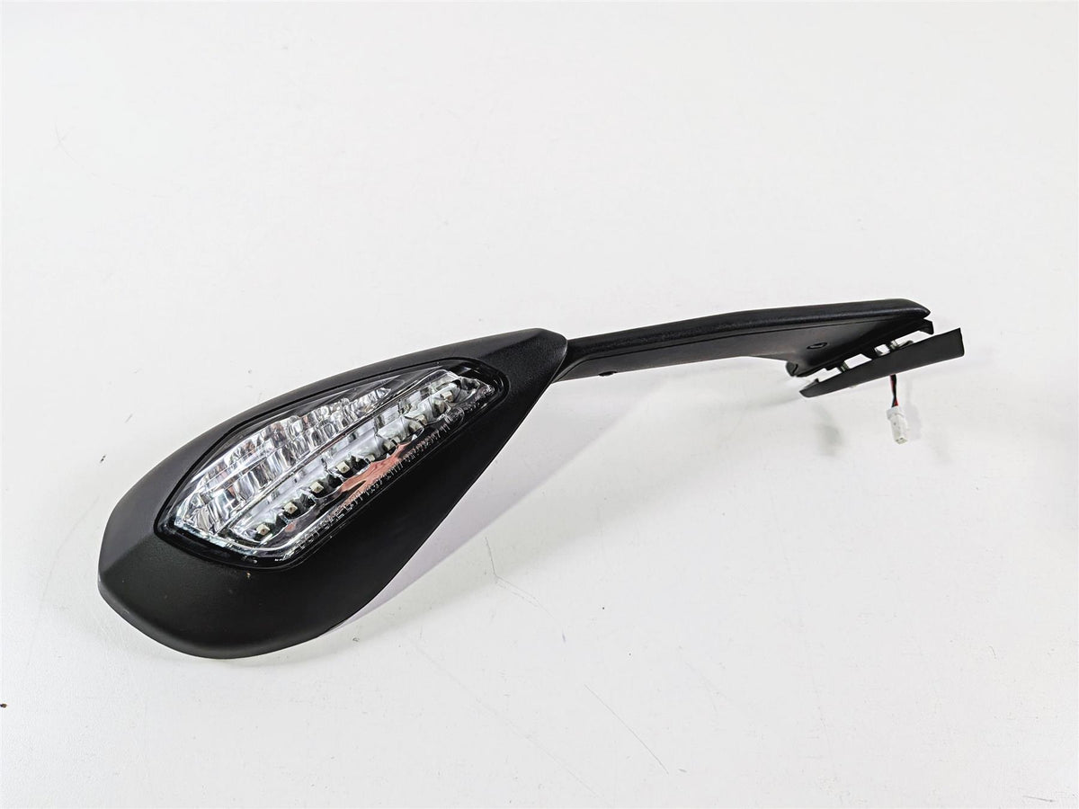 2019 Ducati Panigale V4S V4 S Corse Right Rear View Mirror Turn Signal 523S0652A {{ shop.shopifyCountryName }} - Mototech271