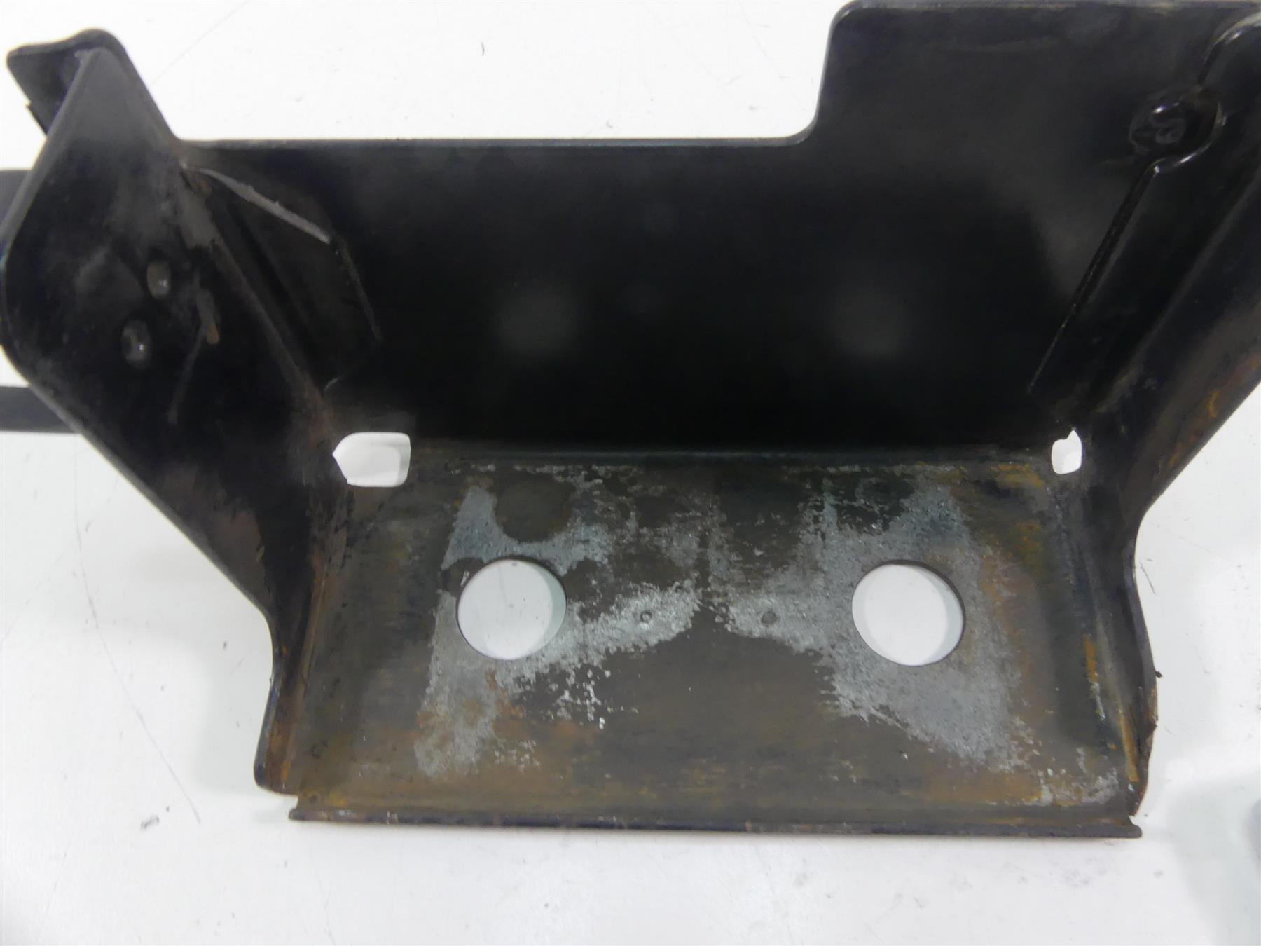 2004 Harley FXDWGI Dyna Wide Glide Battery Tray Box Holder Cover 66375-97 {{ shop.shopifyCountryName }} - Mototech271