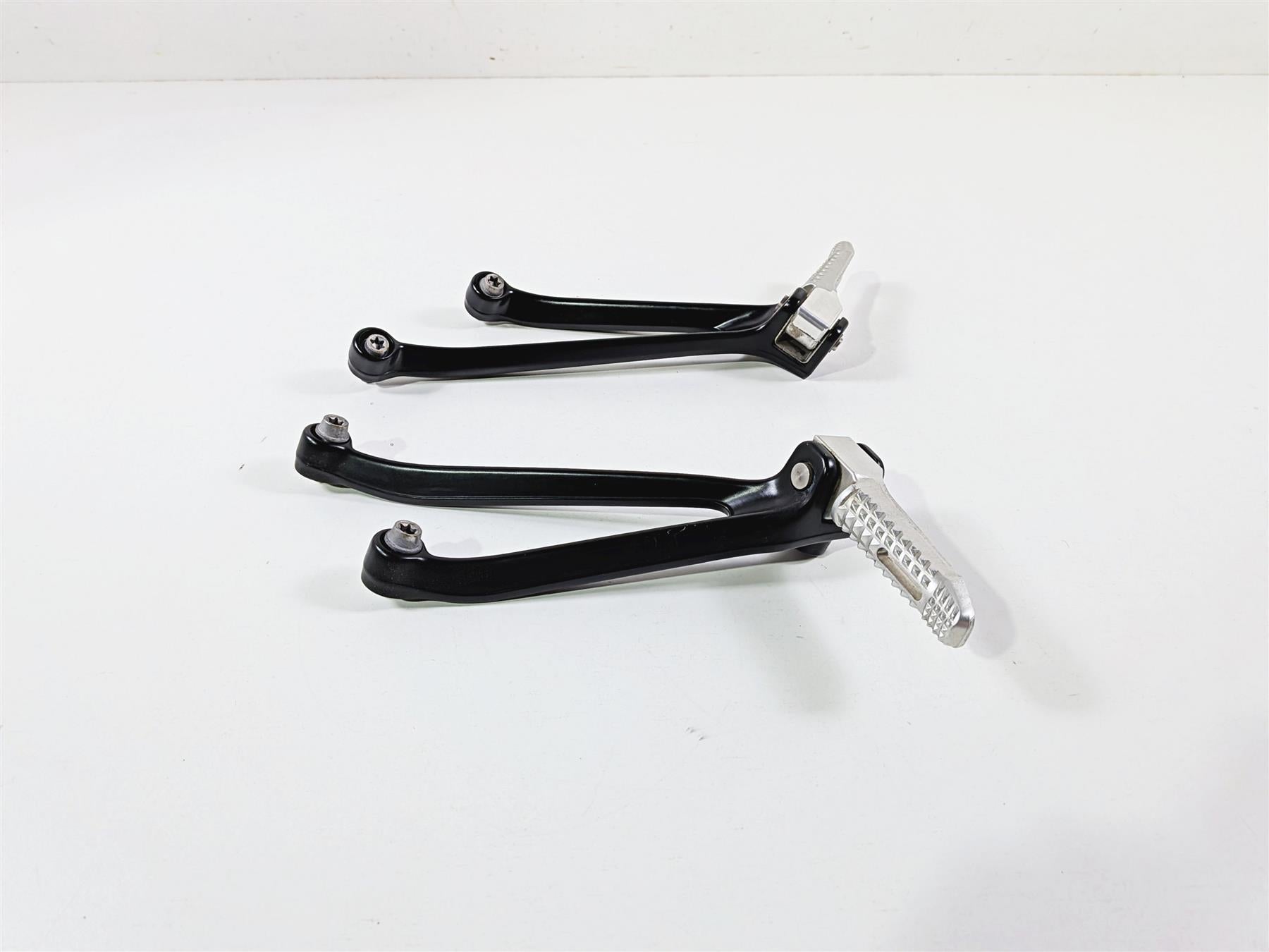 2014 BMW S1000RR K46 Rear Passenger Foot Peg Rest Set 46718521680 46718521681 {{ shop.shopifyCountryName }} - Mototech271