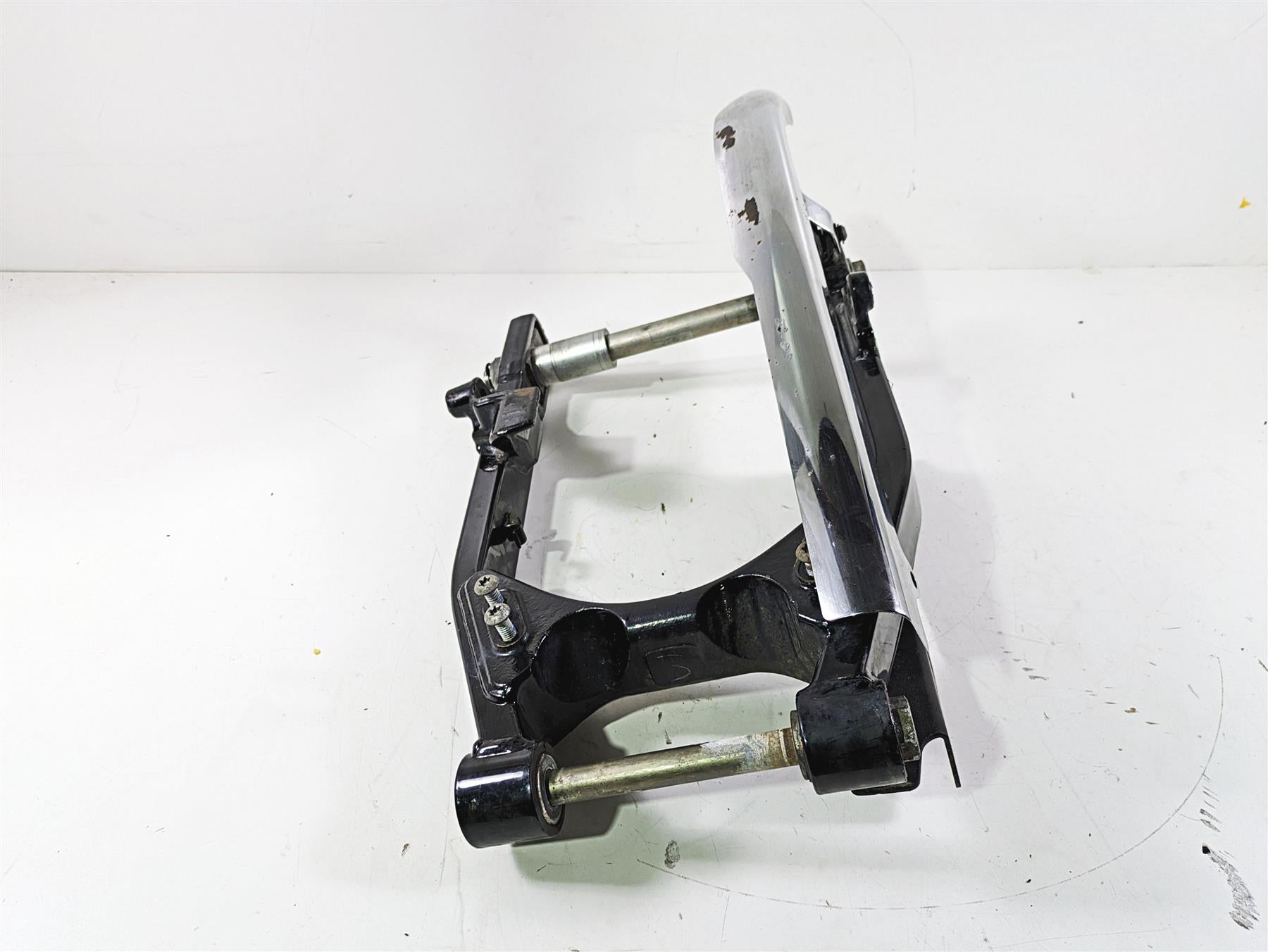 2012 Harley FLD Dyna Switchback Rear Swingarm & Belt Guards 47820-10 {{ shop.shopifyCountryName }} - Mototech271