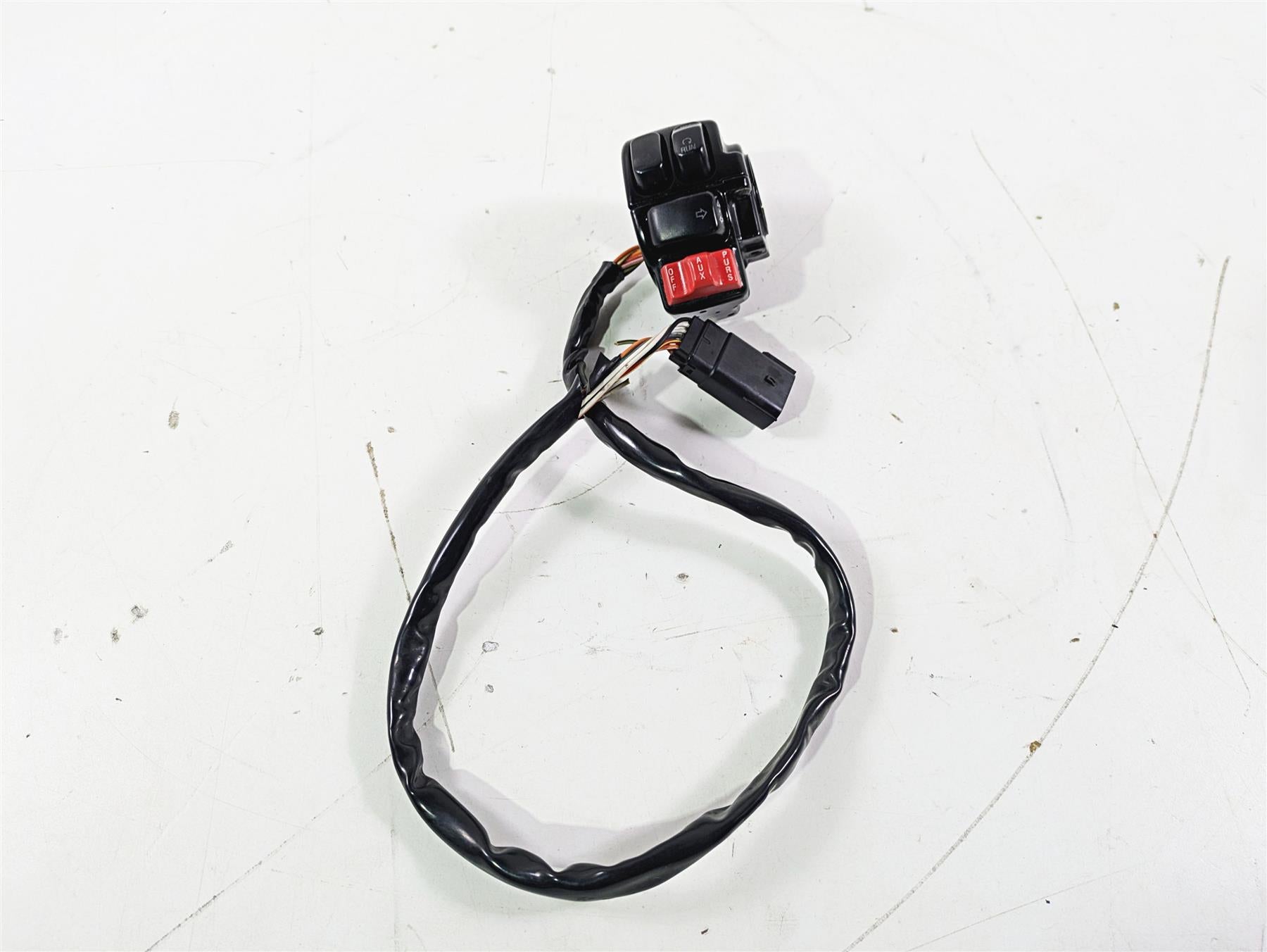 2008 Harley Touring FLHTP Electra Glide Right Hand Control Switch Read 70356-96A {{ shop.shopifyCountryName }} - Mototech271